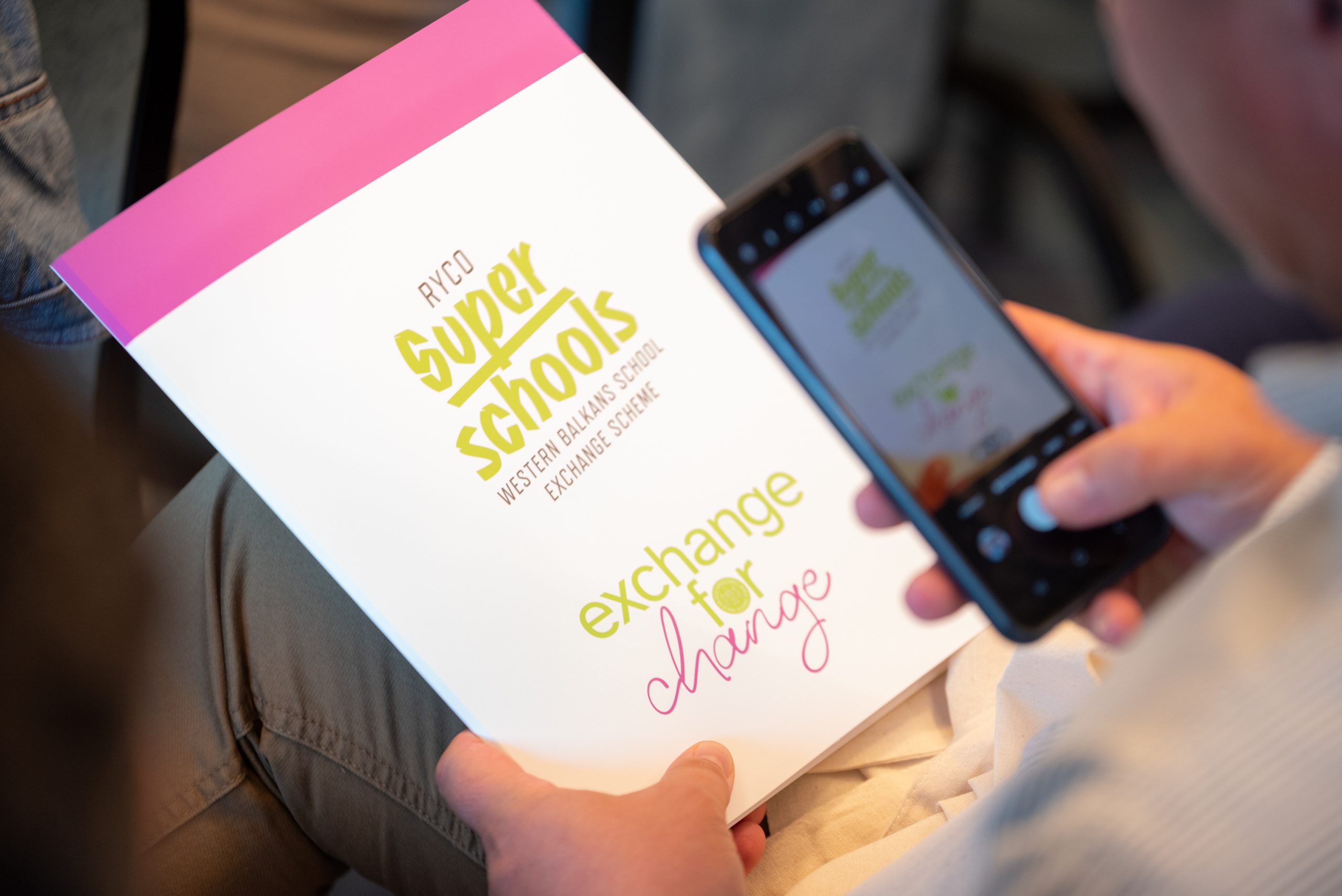 Jinsiy aloqa paytida nima sodir boladi? Mashhurlarning fotosuratlarida yalangoch kokraklar paydo boladi